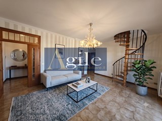 Appartamento in Vendita a Acquaviva Picena, 150'000&euro;, 135 m²