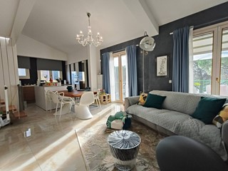 Appartamento in Vendita a Pisa, 560'000&euro;, 130 m²