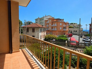 Bilocale in Vendita a Bordighera, 185'000&euro;, 69 m²