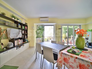 Trilocale in Vendita a Sanremo, 300'000&euro;, 89 m²