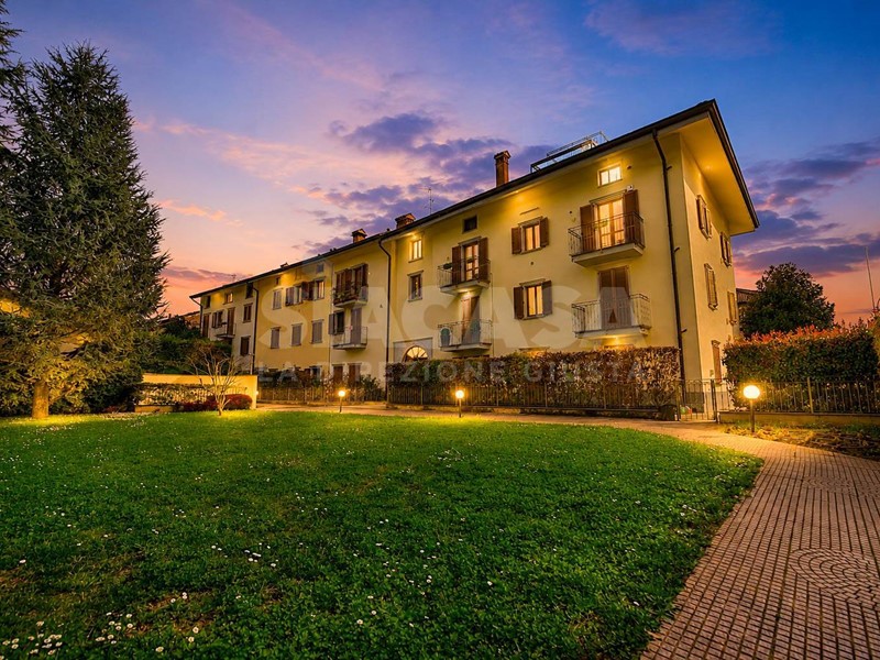 Trilocale in Vendita a Lesmo, 320'000&euro;, 118 m²