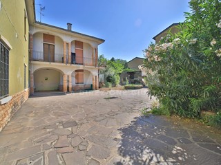 Appartamento in Vendita a Cornate d'Adda, 370'000&euro;, 630 m²