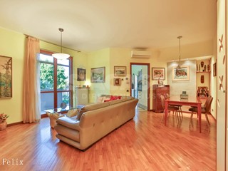 Trilocale in Vendita a Bernareggio, 218'000&euro;, 101 m²