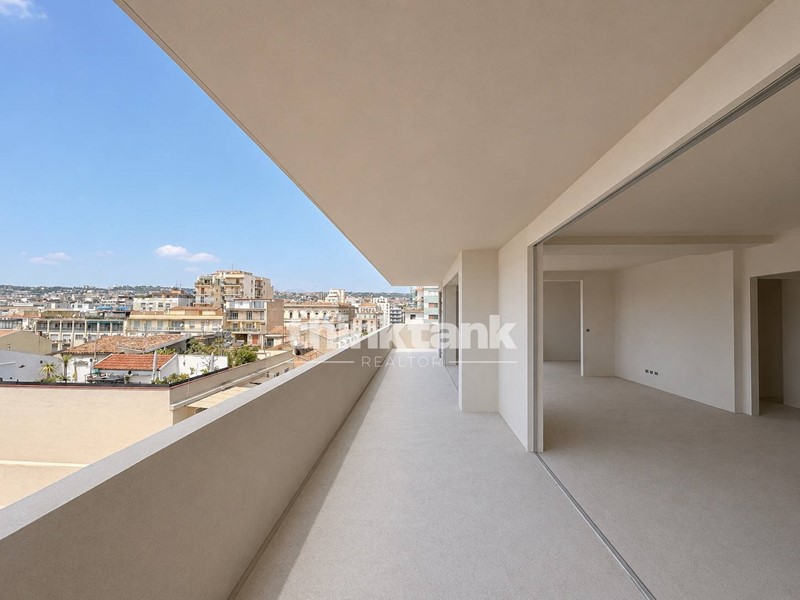 Attico in Vendita a Catania, 490'000&euro;, 80 m², con Box