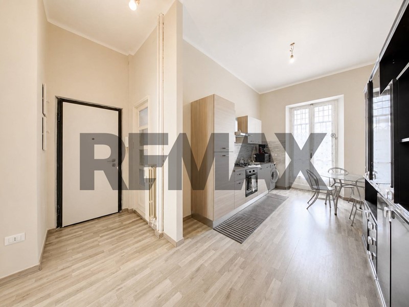 Bilocale in Vendita a Torino, 72'500&euro;, 50 m²