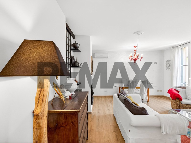 Trilocale in Vendita a Trezzano Rosa, 148'000&euro;, 102 m²