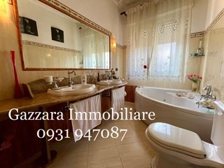 Appartamento in Vendita a Canicattini Bagni, 77'000&euro;, 130 m²