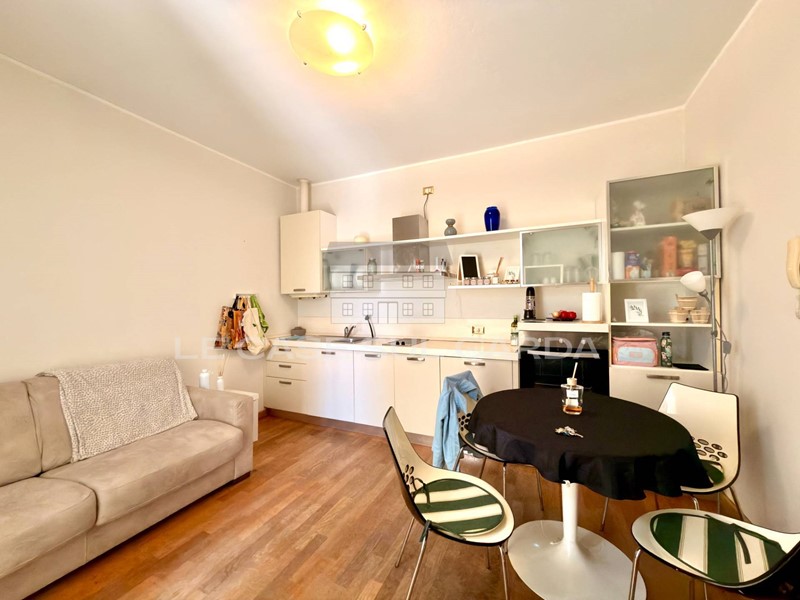 Bilocale in Vendita a Desenzano del Garda, 230'000&euro;, 50 m²