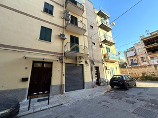 Quadrilocale in Vendita a Palermo, 120'000&euro;, 110 m²