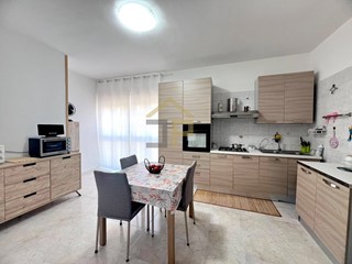 Appartamento in Vendita a Palermo, 185'000&euro;, 120 m²