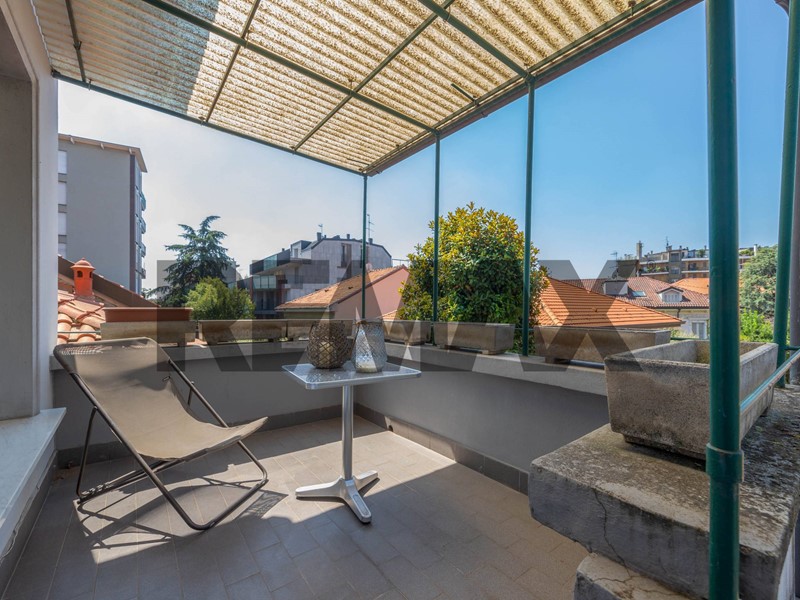 Trilocale in Affitto a Monza, 1'390&euro;, 127 m²