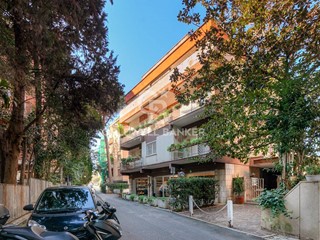 Appartamento in Vendita a Roma, 520'000&euro;, 140 m²