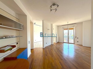 Appartamento in Vendita a San Benedetto del Tronto, 369'000&euro;, 130 m²