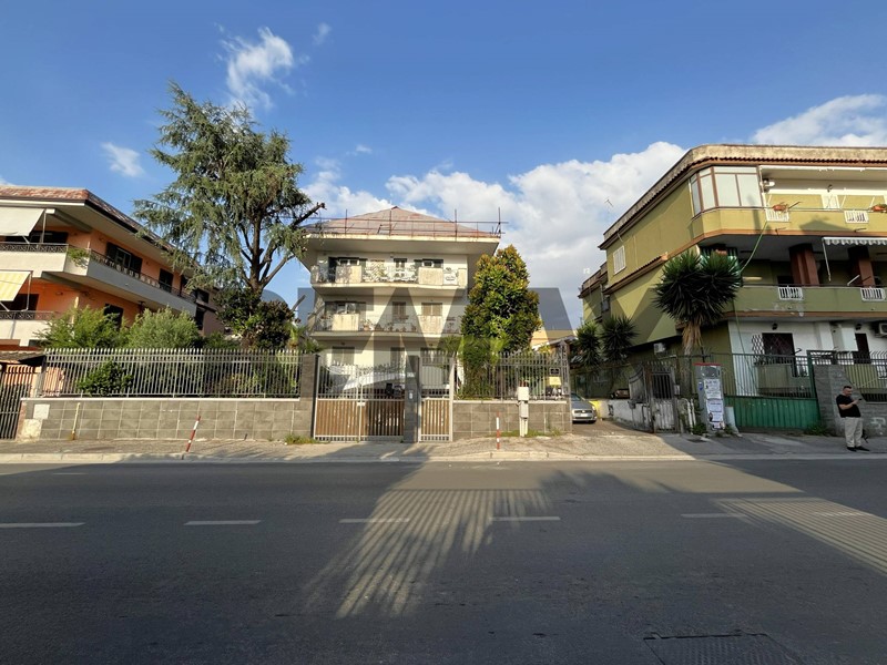 Trilocale in Vendita a Giugliano in Campania, 160'000&euro;, 77 m²