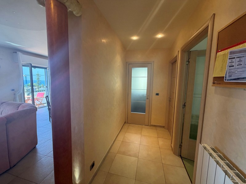 Appartamento in Vendita a Sanremo, 320'000&euro;, 105 m², arredato