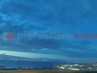 Appartamento in Vendita a Reggio Calabria, 280'000&euro;, 200 m²
