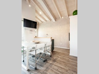 Monolocale in Affitto a San Felice del Benaco, 800&euro;, 40 m², arredato