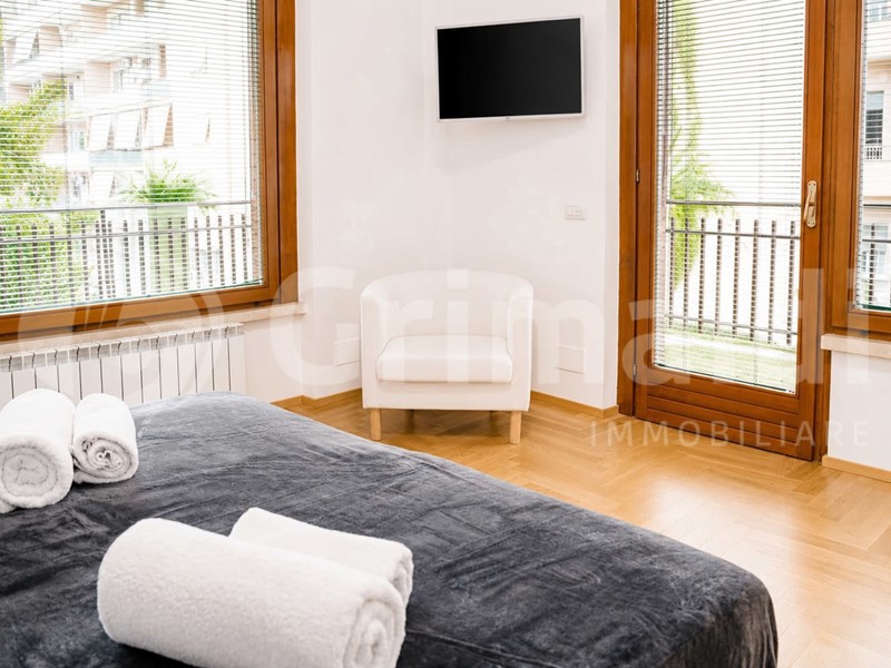 Trilocale in Vendita a Roma, 3'000&euro;, 100 m², arredato