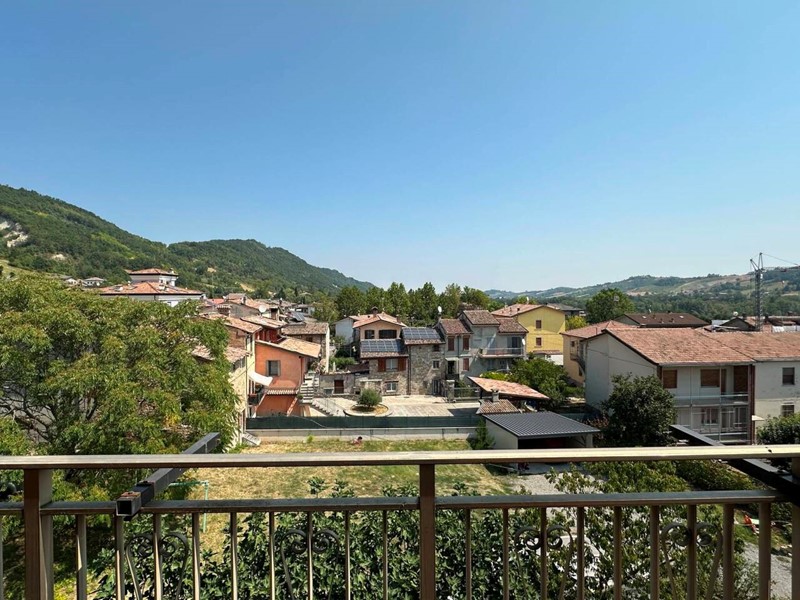 Quadrilocale in Vendita a Lugagnano Val d'Arda, 75'000&euro;, 100 m², con Box