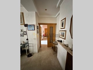 Quadrilocale in Affitto a Pescara, zona Via Nicola Fabrizi, 750&euro;, 150 m², arredato