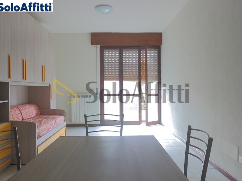 Monolocale in Affitto a Desio, zona Centro, 500&euro;, 48 m², arredato
