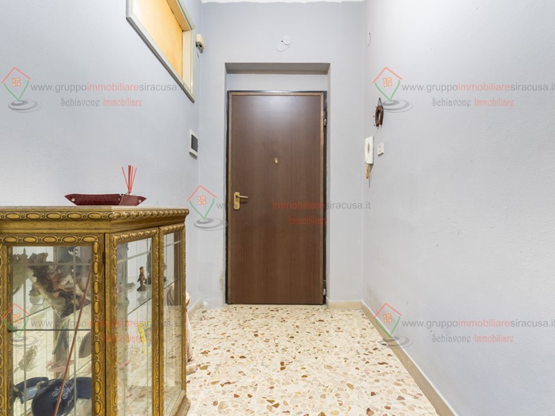 Quadrilocale in Vendita a Siracusa, zona Tisia Tica Zecchino, 89'000&euro;, 121 m²