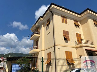 Appartamento in Vendita a Albisola Superiore, 180'000&euro;, 66 m²