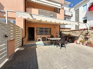 Bilocale in Vendita a Rosignano Marittimo, zona Rosignano Solvay, 155'000&euro;, 63 m²