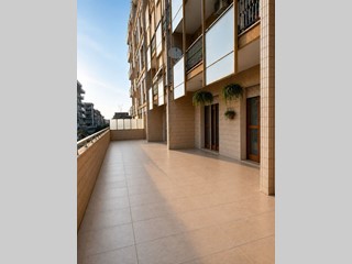 Appartamento in Vendita a Lecce, 275'000&euro;, 138 m², con Box