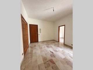 Appartamento in Vendita a Lecce, 275'000&euro;, 138 m², con Box