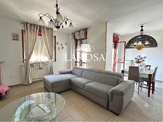 Appartamento in Vendita a Lecce, 145'000&euro;, 111 m², con Box