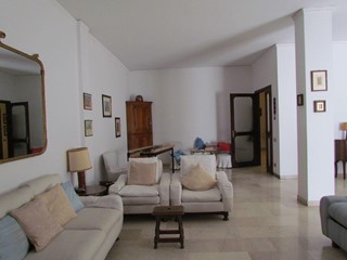 Appartamento in Vendita a Modena, 190 m², con Box