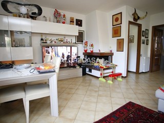 Appartamento in Vendita a Carrara, zona Bonascola, 249'000&euro;, 125 m², con Box