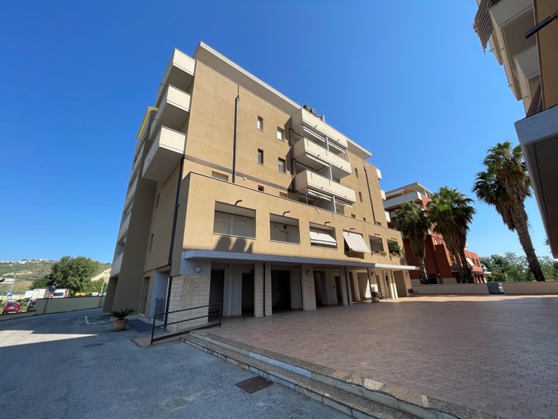Appartamento in Vendita a Manoppello, zona Scalo, 125'000&euro;, 82 m²