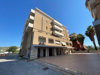 Appartamento in Vendita a Manoppello, zona Scalo, 125'000&euro;, 82 m²