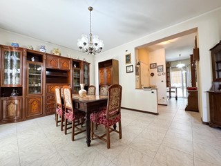 Quadrilocale in Vendita a Rimini, 260'000&euro;, 126 m², arredato