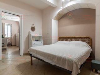 Trilocale in Vendita a Siracusa, zona Borgata Riviera Stazione, 159'000&euro;, 81 m², arredato