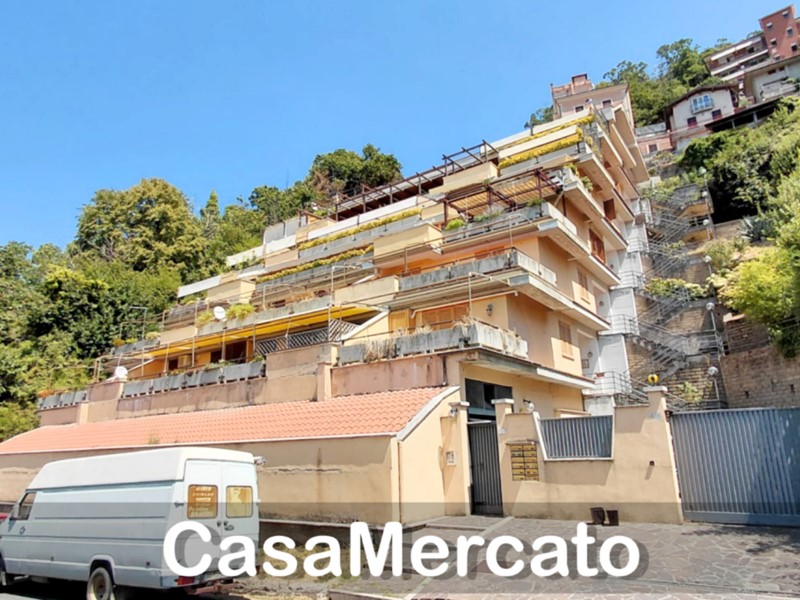 Quadrilocale in Vendita a Rocca di Papa, 175'000&euro;, 100 m²
