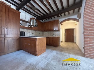 Quadrilocale in Vendita a Carrara, 210'000&euro;, 100 m²