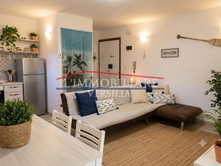 Trilocale in Vendita a Massa, zona Marina di Massa, 120'000&euro;, 40 m², arredato