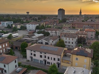 Quadrilocale in Vendita a Sant'Ilario d'Enza, 295'000&euro;, 171 m², arredato, con Box