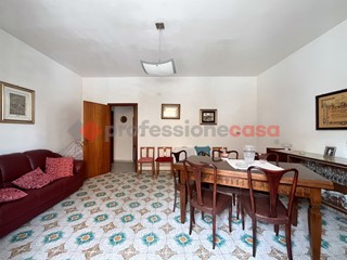 Trilocale in Vendita a San Filippo del Mela, 85'000&euro;, 113 m², con Box