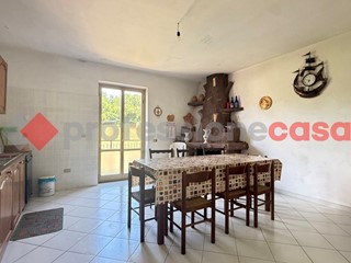 Quadrilocale in Vendita a Alatri, 140'000&euro;, 225 m², arredato