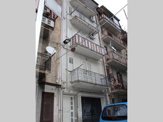 Bilocale in Vendita a Belmonte Mezzagno, 40'000&euro;, 65 m²