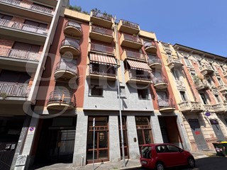Bilocale in Vendita a Torino, 240'000&euro;, 66 m²
