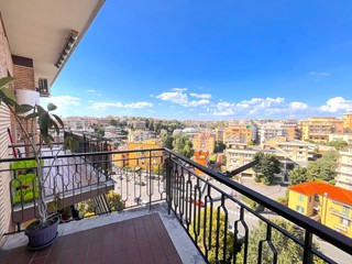 Trilocale in Vendita a Roma, zona Boccea, 275'000&euro;, 70 m²