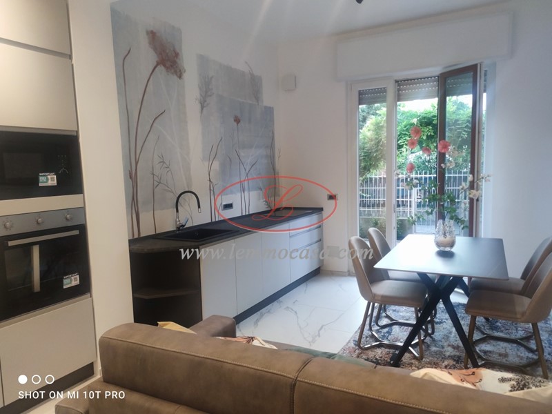 Trilocale in Vendita a Diano Marina, 370'000&euro;, 55 m², arredato, con Box
