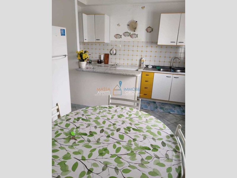 Appartamento in Affitto a Massa, 750&euro;, 140 m²