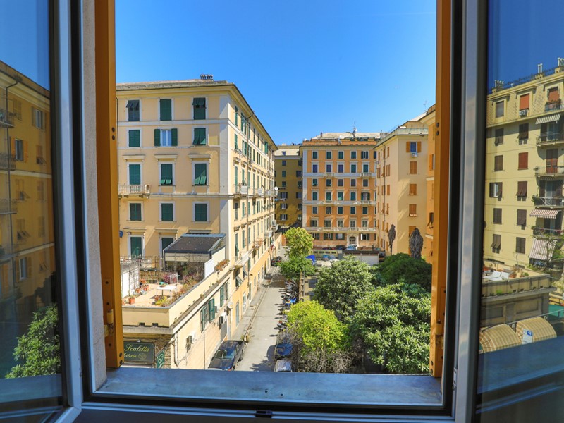Appartamento in Vendita a Genova, zona Foce, 245'000&euro;, 126 m²