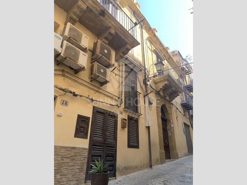 Trilocale in Vendita a Cefalù, zona via Gioeni 46, 285'000&euro;, 73 m²
